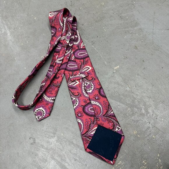 ETRO Milano Tie 100% Silk Pink Paisley Made in Italy Satin 4.25" - Picture 3 of 5